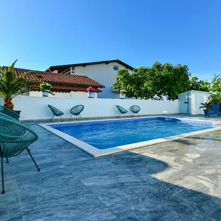 Jadran-2 By Interhome * 닌