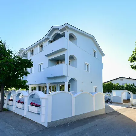 Apartment Jadran - Nin121 By Interhome